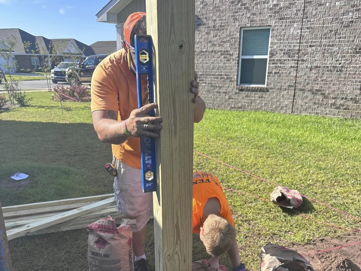 Mr Fence of Florida built a free fence for a community veteran