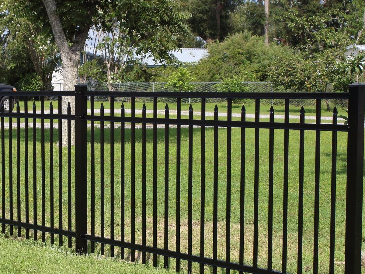 Pensacola florida residential aluminum fencing