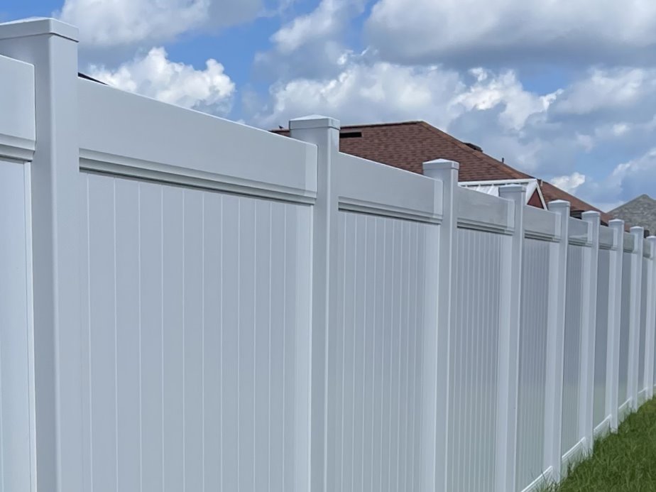 Blountstown Florida vinyl privacy fencing