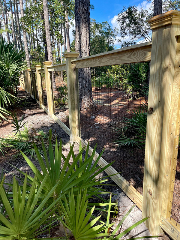 Types of fences we install in Freeport FL
