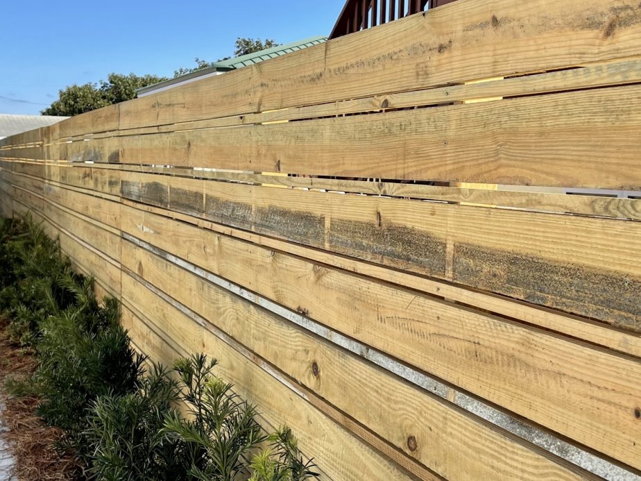 Horizontal residential wood fencing in the Panama City, Florida area.
