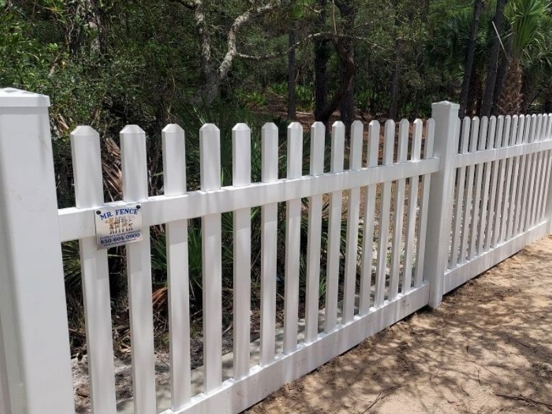 Ares style Vinyl Fence in Panama City, FL